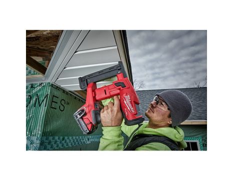 Milwaukee M18 Fuel Cordless Narrow Crown Stapler w/ Battery | 2749