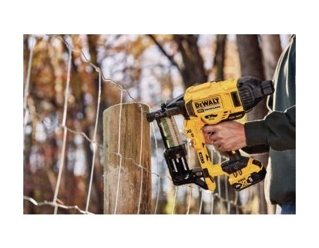 Dewalt DCFS950P2 20V MAX XR 9-Gauge Fence Stapler Kit Nail Gun Depot
