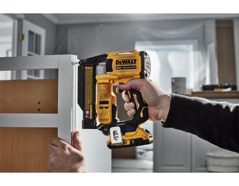 DeWalt DCN623D1 20V MAX Compact ATOMIC 23-Gauge Brushless Pin