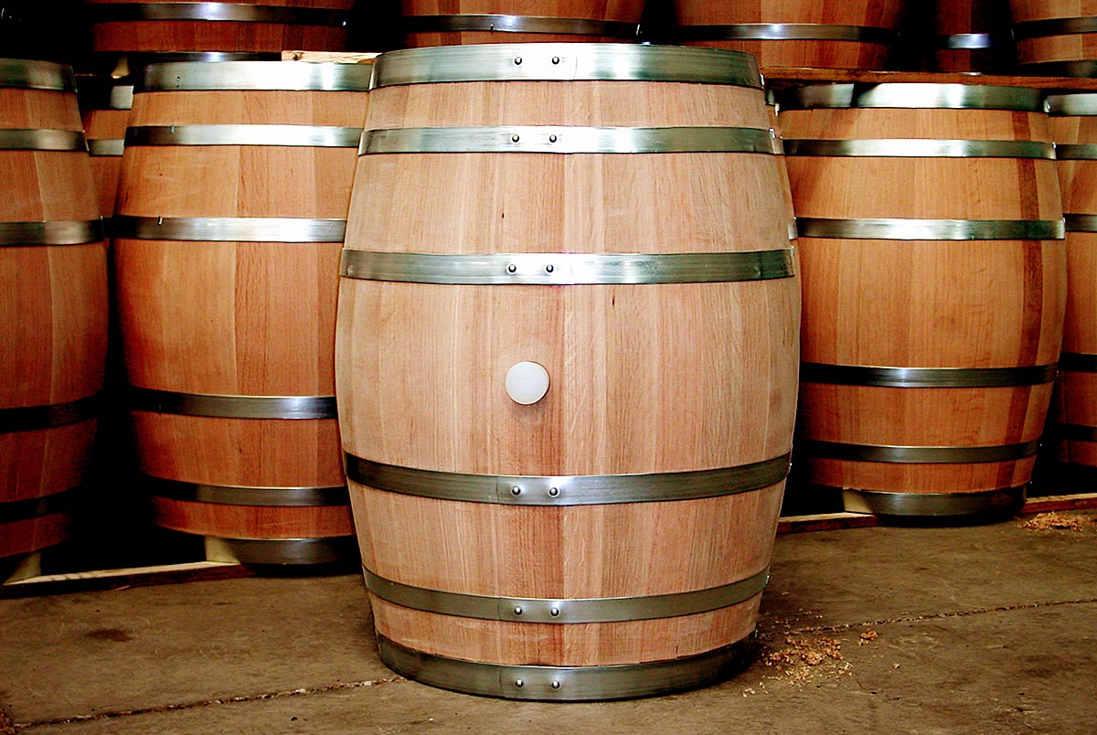 How To Assemble An Oak Barrel Using Metal Hoops