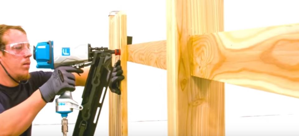 Four Tips On How To Build A Fence