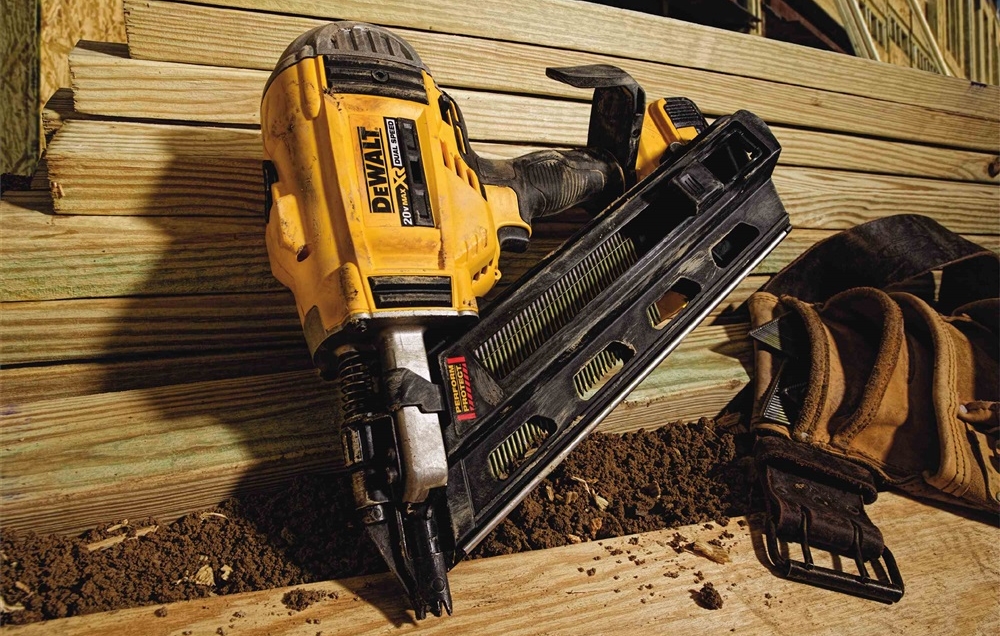 Dewalt DCN692M1 Framing Nailer