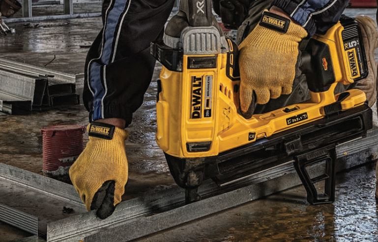 Dewalt DCN890 Steel To Concrete