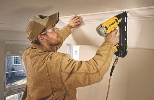 The Dealt DWFP72155 uses DA stle finish nails